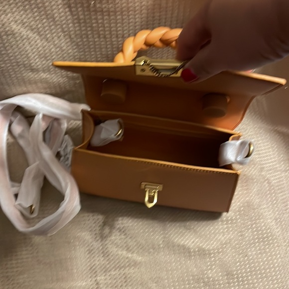 Charles&Keith shoulder bag yellow - Picture 5 of 7